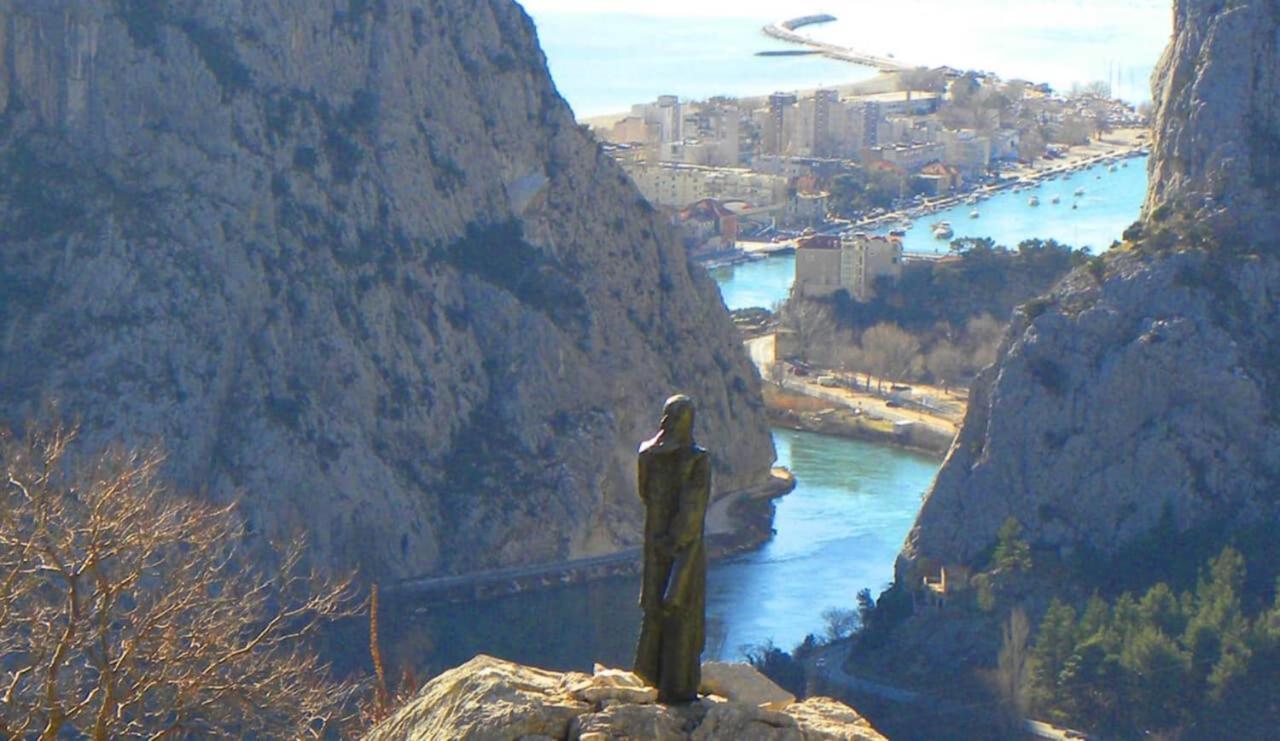 Apartman Gusar -Top Position, Close To The Center And The Beach, Fully Equipped Omiš Exterior foto
